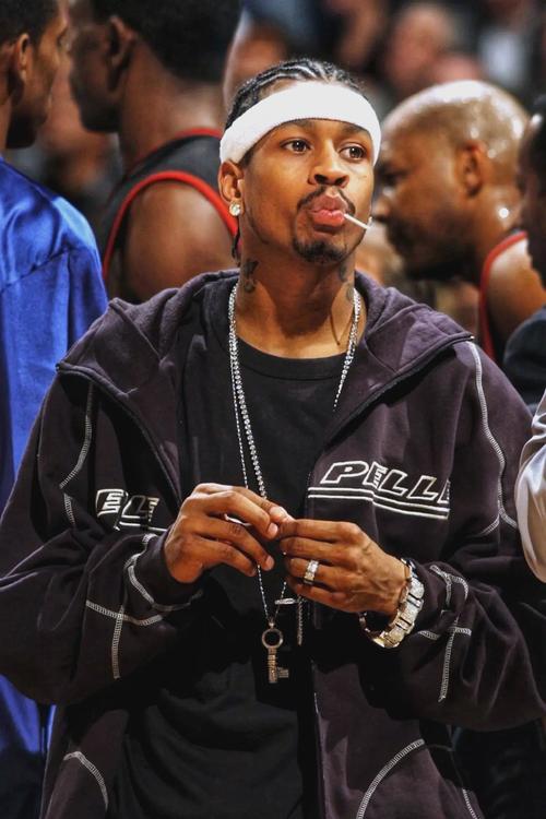 巴萨2-1法兰克福全场数据：射门13-5，控球率超7成（巴萨2-1胜法兰克福：射门13比5，控球率超七成）