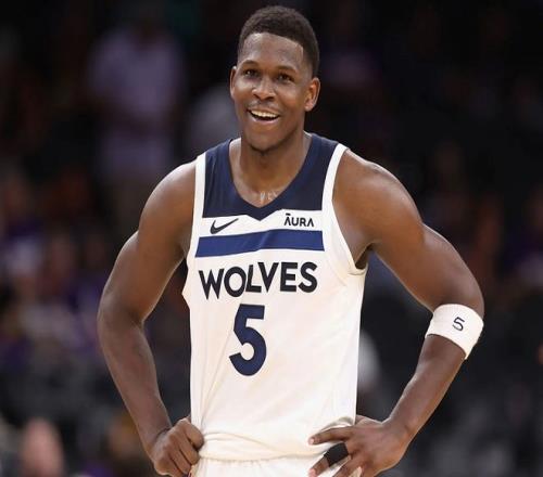 斯基拉：阿森纳正在关注铃木彩艳，有意在下个赛季引进他（斯基拉：阿森纳盯上铃木彩艳，计划在下赛季将其引进）