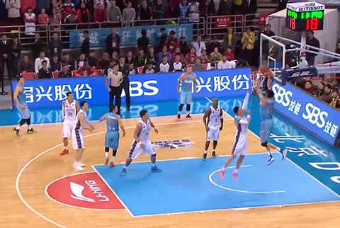 莫兰特&爱德华兹今日同时缺阵，克拉克有望赛季首秀（莫兰特与爱德华兹今日双双缺席，克拉克或迎赛季首秀）