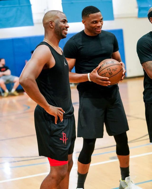 4000万的小魔兽？东一队新顶薪！这一把值得吗？（东部第一队砸下4000万顶薪签“小魔兽”，究竟值不值？）