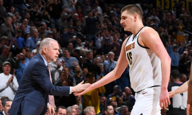 南美国家队历史射手榜全新发布！梅西114球领跑，效率仅次内马尔位居第二（南美队史射手榜新鲜出炉：梅西114球登顶，效率仅逊内马尔列第二）