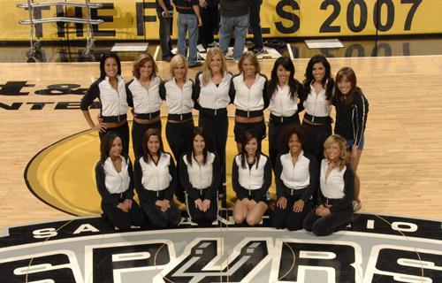 记者：若无意外费尔明周末将复出；德容正常训练但感冒还没好（记者称费尔明周末或迎复出，德容已随队合练但感冒未愈）