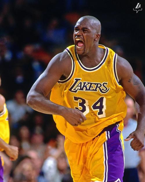 卡利亚里1-0十人罗马，加埃塔诺替补建功，切利克染红（卡利亚里1-0小胜十人罗马：加埃塔诺替补破门，切利克被罚下）