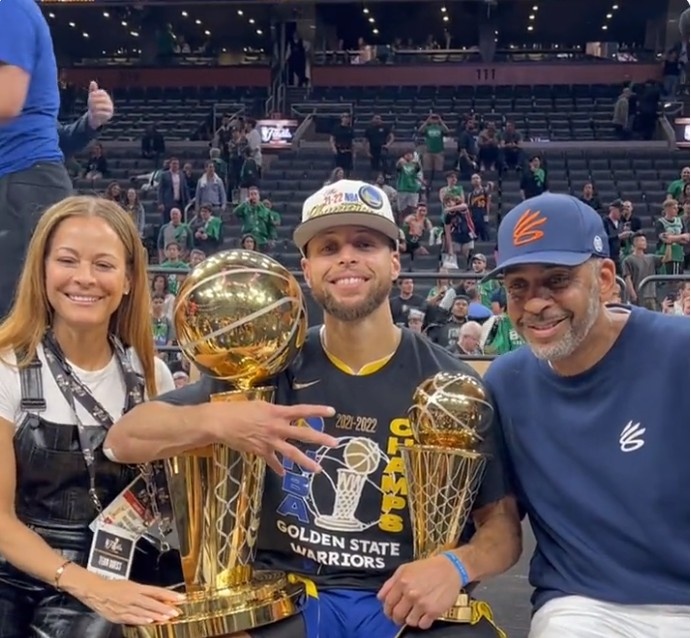 篮球CBA球员连续三场得分上双（CBA球员连砍三场两位数得分）