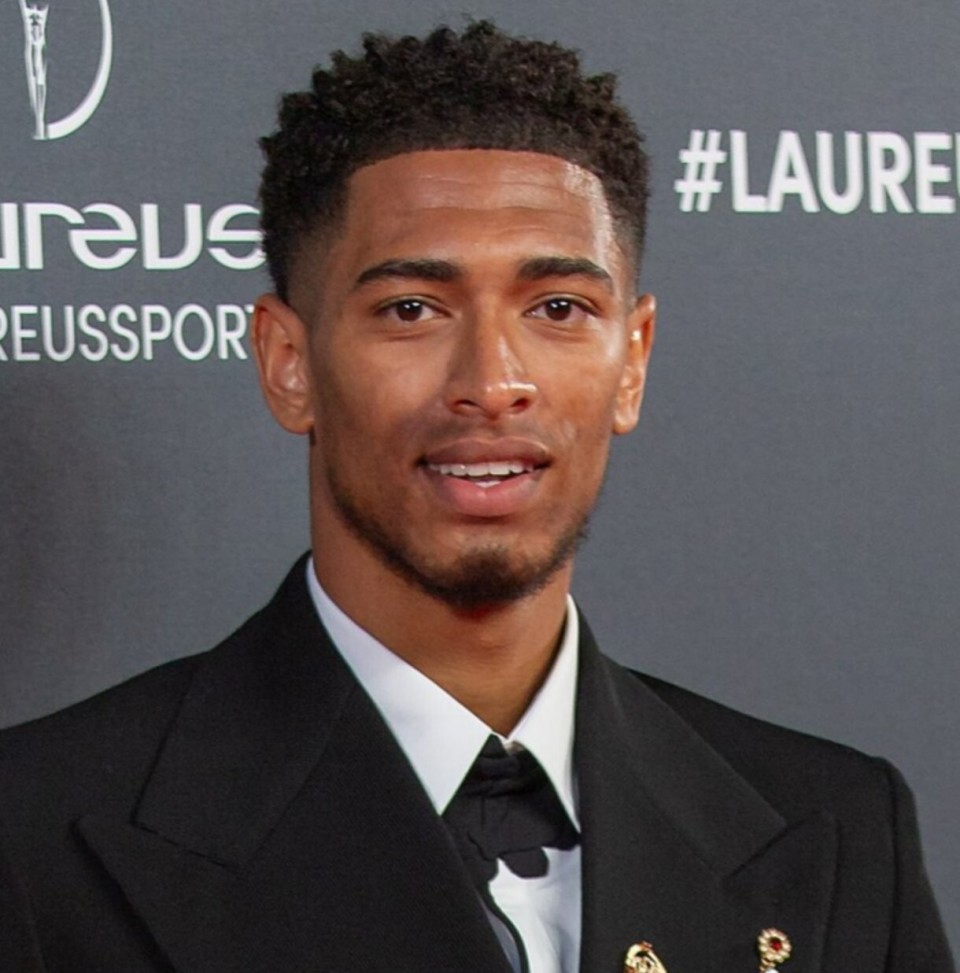 探索篮球场上的战术智慧（揭秘篮球赛场的战术思维）