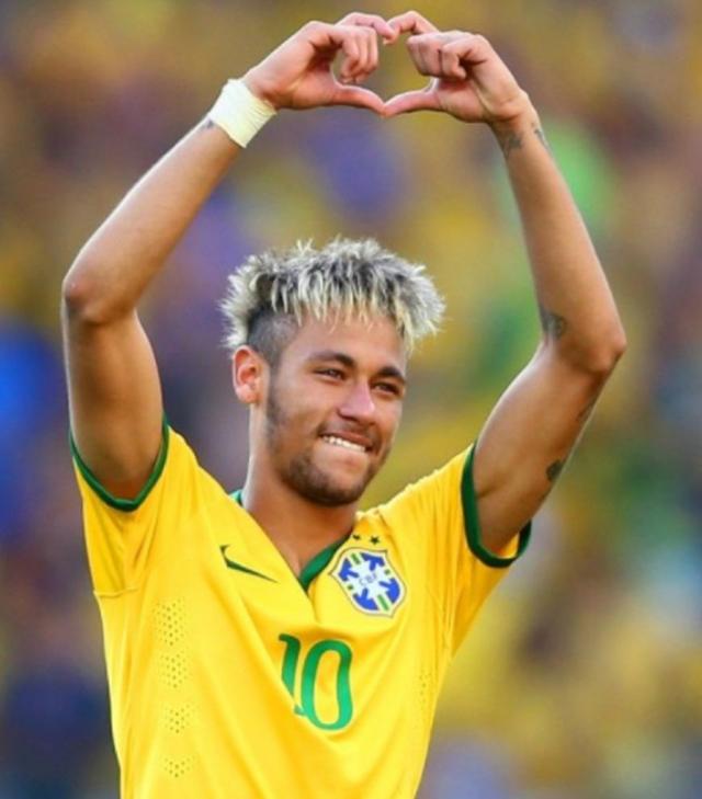 颜骏凌：这一年球队很不容易，夺冠靠的是积累（颜骏凌：艰难一年，球队捧冠靠厚积薄发）