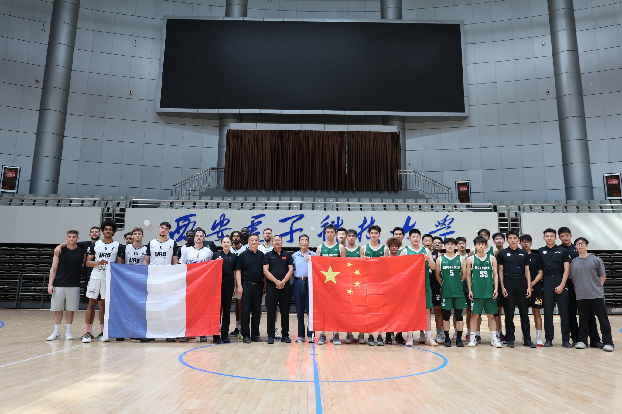 布兰科：我从未考虑过重返皇马这个问题，我也未曾再想过回去（布兰科：从未考虑回归皇马，也不再想回去）